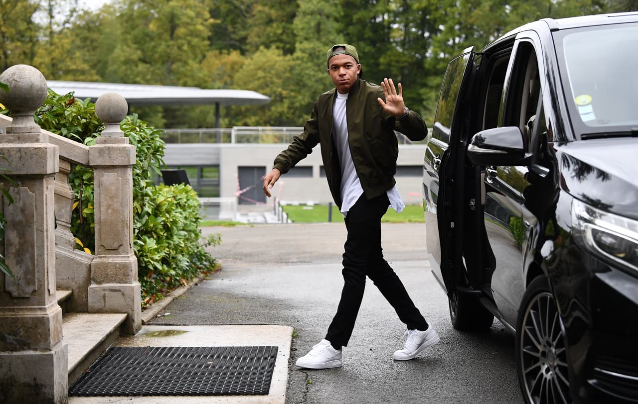 Kylian Mbappé: los carros del futbolista que sorpresivamente aún no puede manejar
