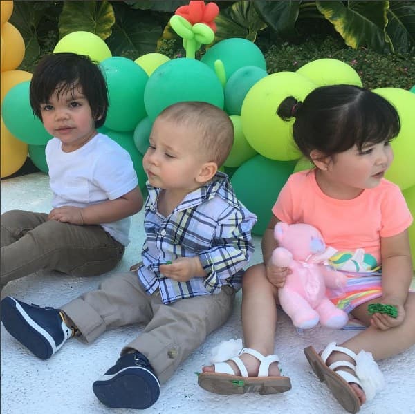 Dos reyes y una reina. Baby Giulietta y Matteo la pasaron increíble en la fiesta de cumpleaños de Lucas (primogénito de Greidys Gil).