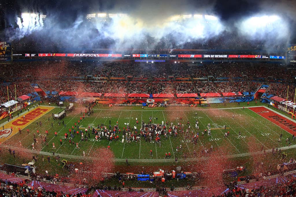 Así celebraron los jugadores de loa Buccaneers su segundo título de NFL luego de imponerse 9-31 a los Kansas City Chiefs.