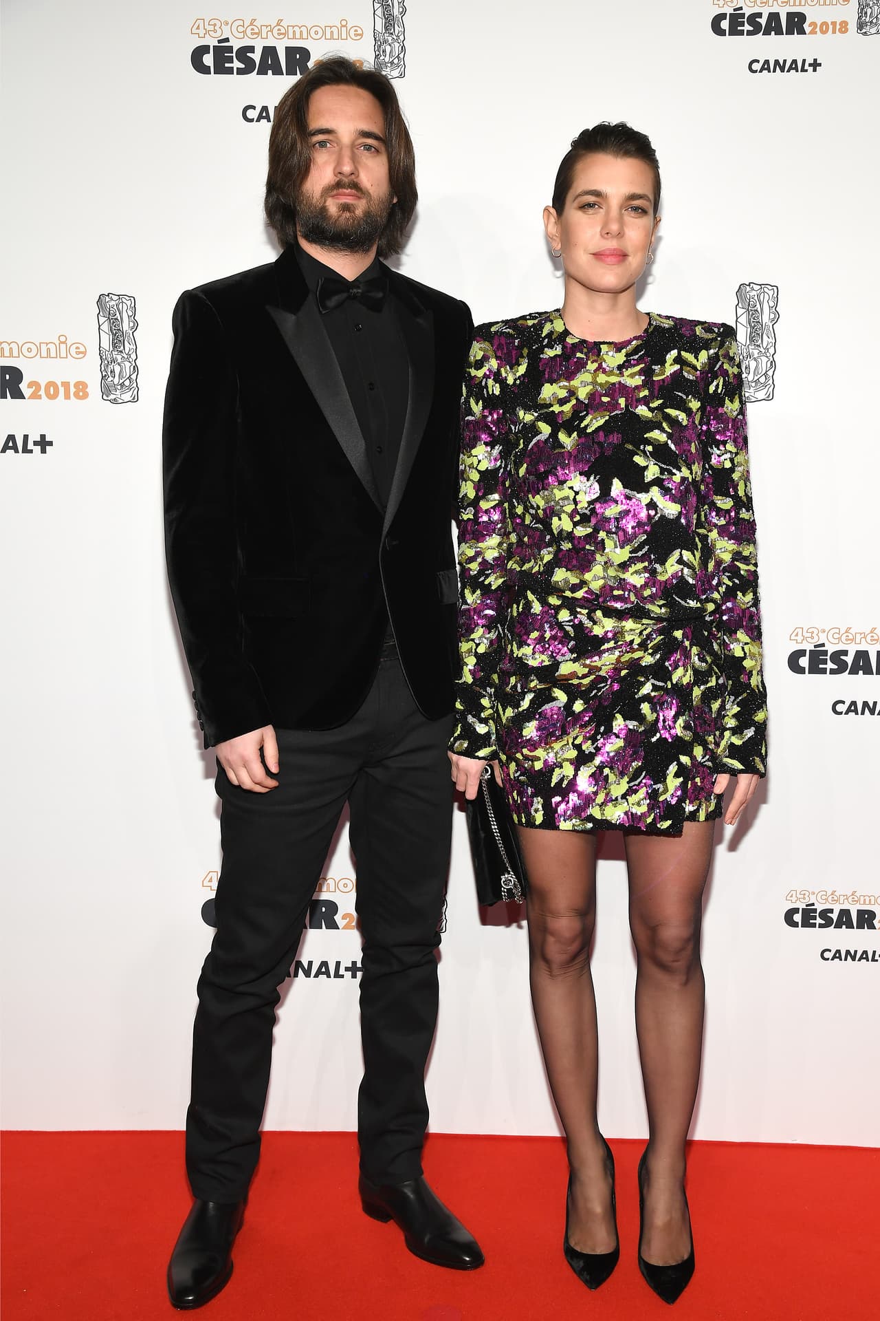 Carlota Casiraghi y Dimitri Rassam estuvieron
<b> a punto de casarse en junio de 2018</b>, pero lo pospusieron debido al embarazo y por las dificultades de Rassam para conseguir el divorcio de su primera esposa, la modelo rusa Masha Novoselova.