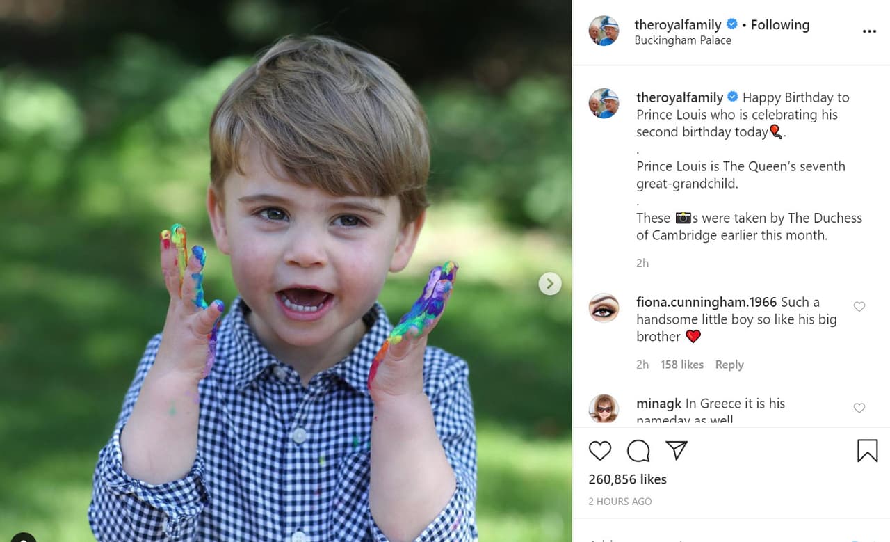 En la cuenta oficial de la familia real británica también hubo una felicitación para el niño. Allí se publicaron
<b><a href="https://www.instagram.com/p/B_UVr-onoKy/" target="_blank"> las fotos </a></b>que el miércoles fueron compartidas en el perfil de los Cambridge. Además del mensaje, se aclara que Louis es el séptimo bisnieto de la reina Isabel.
<br>