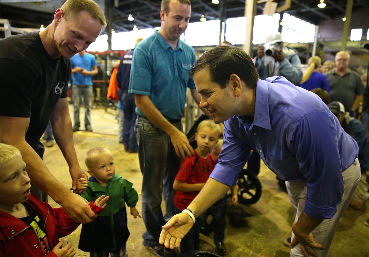 Marco Rubio durante picnic familiar en Iowa