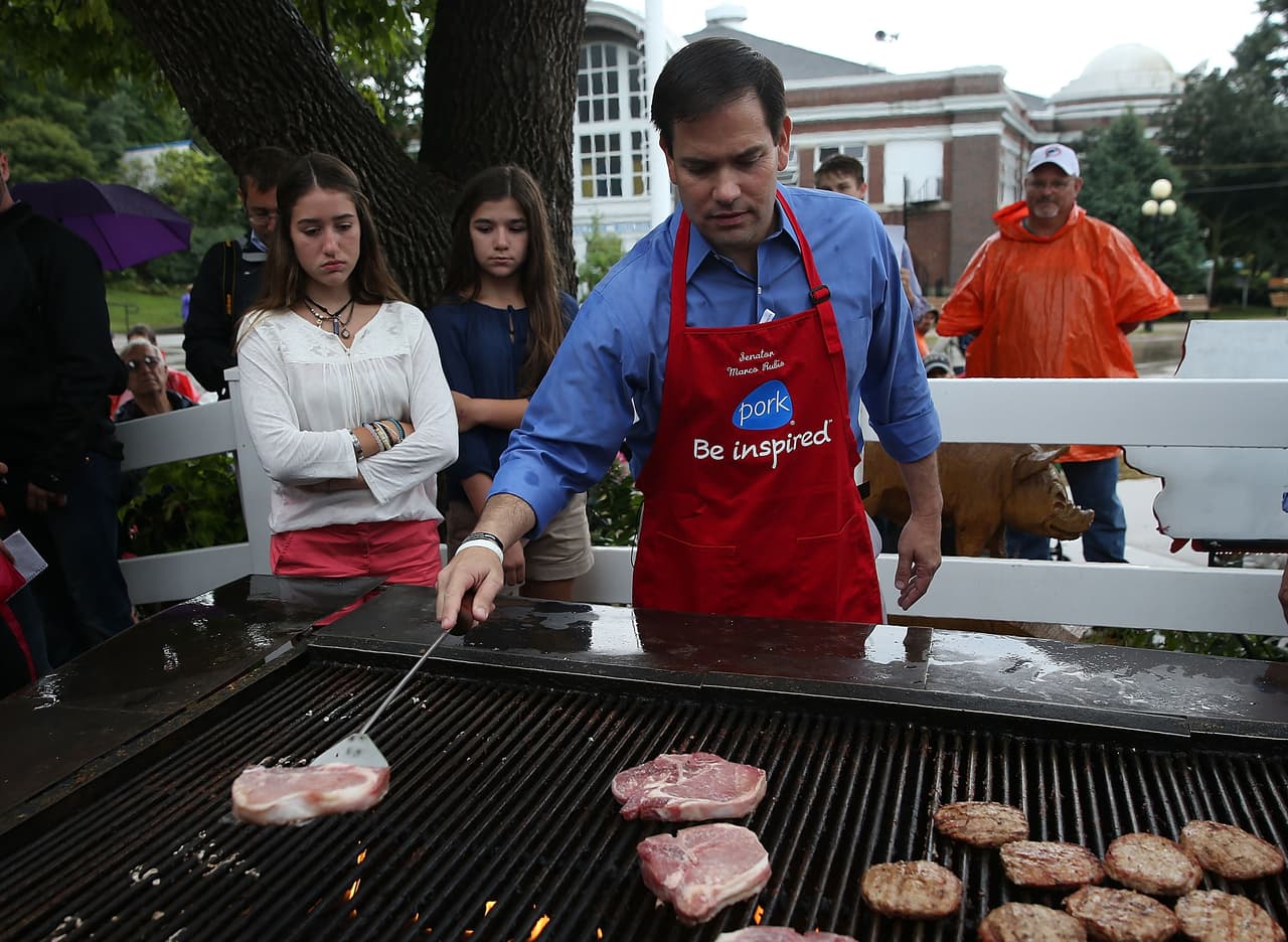 Marco Rubio durante picnic familiar en Iowa