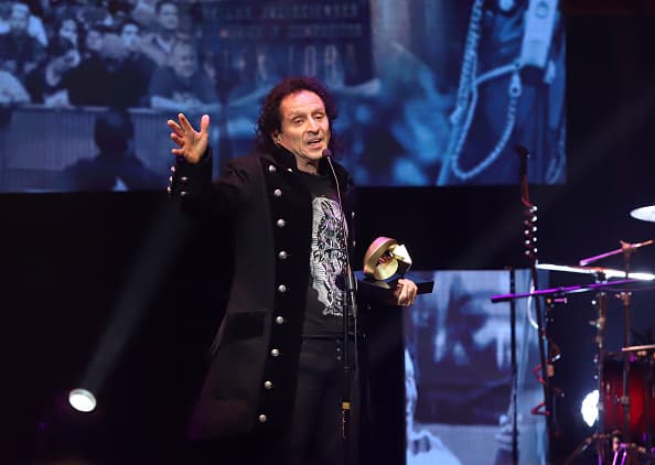 Alex Lora, líder de la agrupación mexicana El Tri, habló sobre detalles importantes del estilo de vida de su hija 
<a href="https://www.univision.com/search?q=celia+lora" target="_blank">Celia Lora</a>.