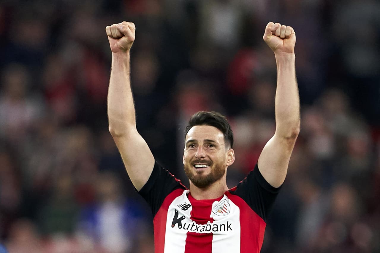 Aritz Aduriz, jugador español del Athletic Club, tiene 39 años y su valor en el mercado es de 800 mil euros.