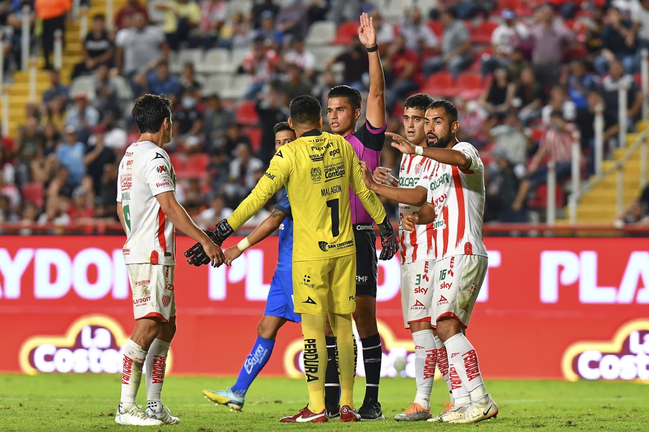 Con goles de Rodrigo Aguirre y Ponchito González, Monterrey vino de atrás para vencer 1-2 al Necaxa y treparse de forma momentánea en la cima del Apertura 2022.