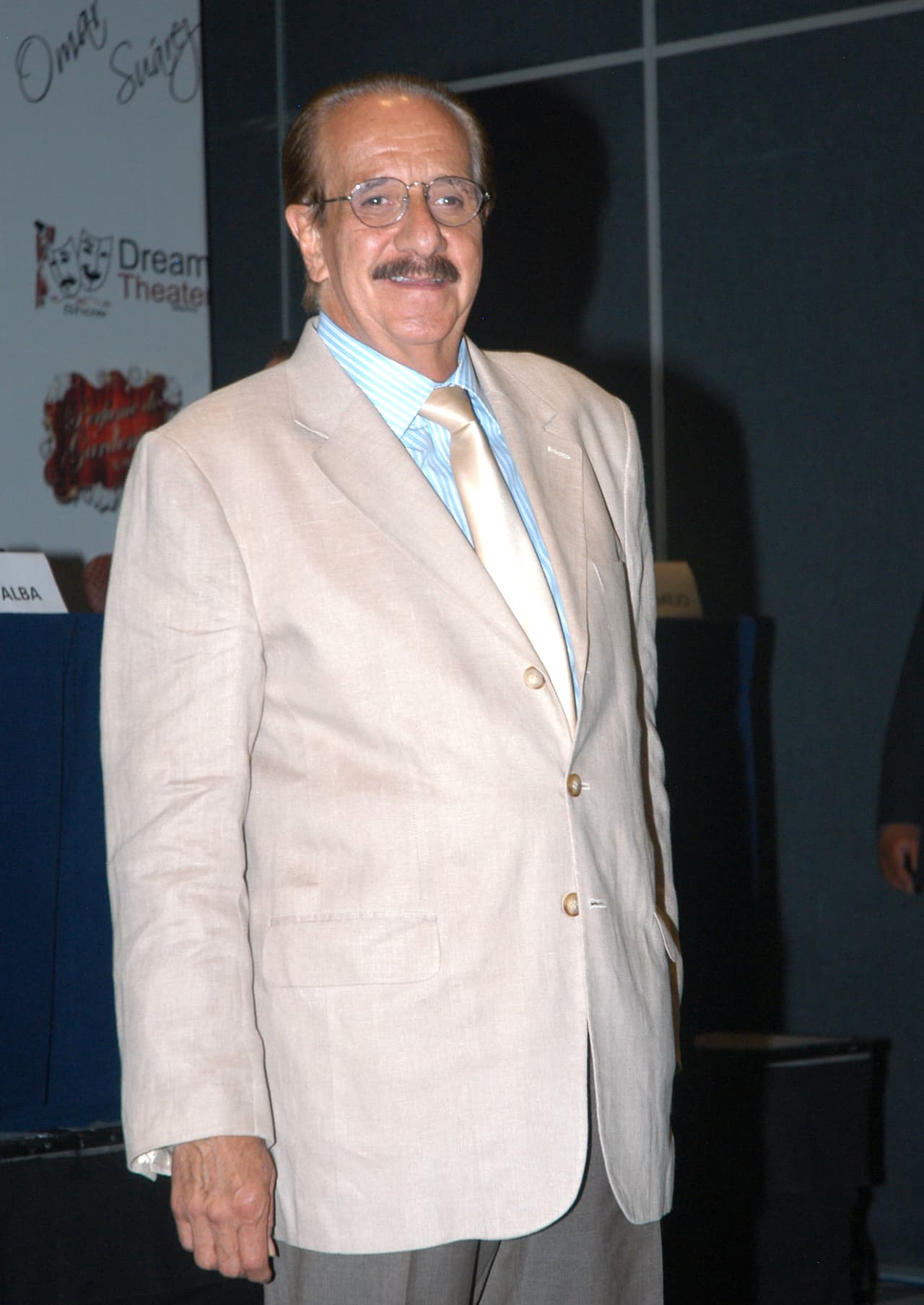 Benito Castro salió a defender a su sobrina, a través de un mensaje en Facebook, y dijo no avivaría la llama de la hoguera en que la actriz esta siendo "quemada viva".