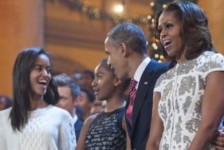 Aún no se ha dado una confirmación oficial sobre el cambio de residencia de la familia a Los Ángeles. Tampoco se sabe si sus hijas Malia y Sasha también se mudarán.