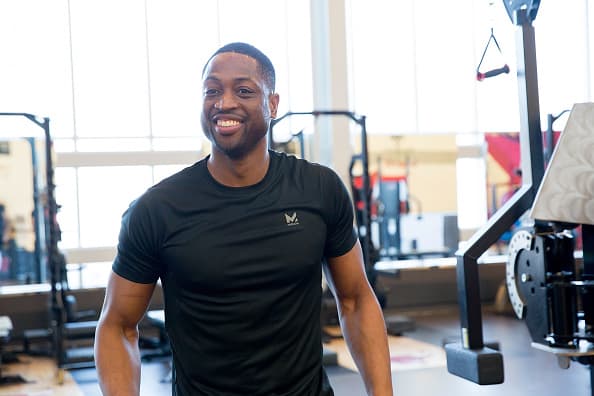 Los Chicago Bulls anunciaron que su escolta, Dwyane Wade, se perderá lo que resta de la temporada regular debido a una fractura en el brazo derecho.