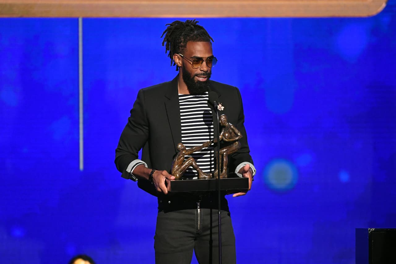 Mike Conley (Memphis Grizzlies) se llevó dos reconocimientos: Mejor Jugador de Equipo y Deportividad.