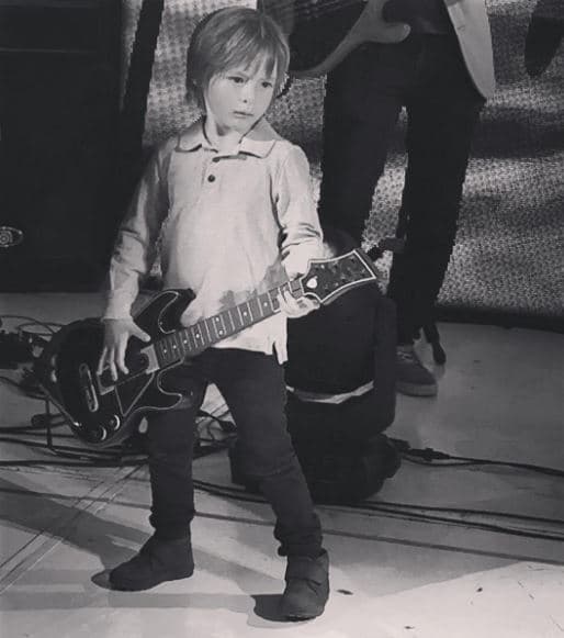 El talento en Mateo ya viene en sus venas, ¿seguirá los pasos de su mami?