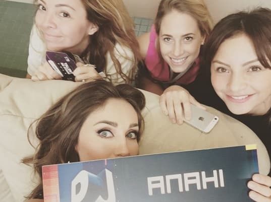 Tras bambalinas se divirtió en grande, y preparó todo para que cada cosa saliera a la perfección, y vaya que lo logró.