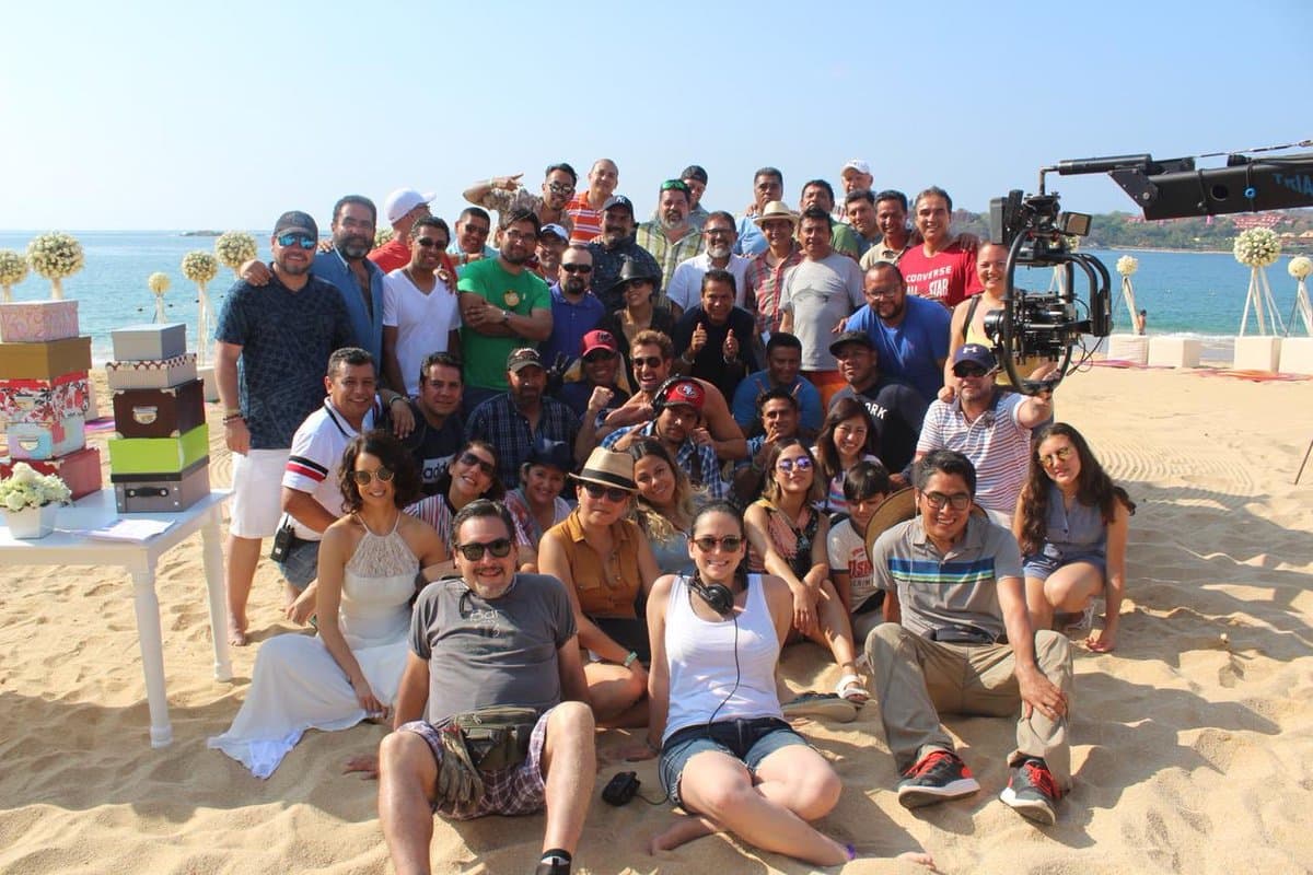 De acuerdo con las redes sociales de 'Mi marido tiene más familia', la producción se encuentra en Huatulco, Oaxaca (al sur de México) para grabar los últimos episodios.
<br>