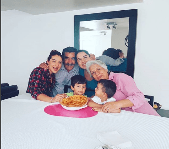 En distintas ocasiones, Daniel Luján ha publicado en sus redes sociales inolvidables momentos con su familia.
