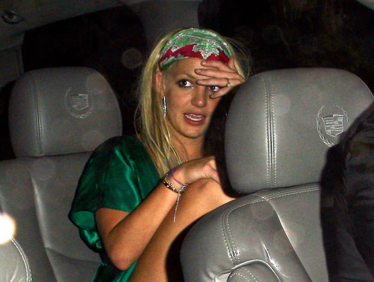 <b><a href="https://www.univision.com/temas/britney-spears" target="_blank">Britney Spears </a></b>enfrenta actualmente una 
<b><a href="https://www.univision.com/famosos/abogada-padre-britney-asegura-jamie-spears-salvo-hija-de-ser-explotada" target="_blank">batalla legal en contra de su padre Jamie</a></b> para quedar libre de su tutela, la cual ejerce desde 2008. 
<br>