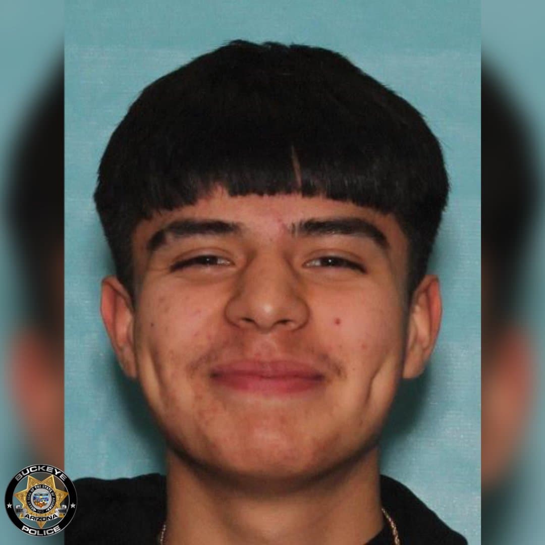 <b>Juan Conde, 16 años.</b>
<br>
<br>Se supo que estuvo cerca de Park Meadows y Cerrado Way. Se agradece información de su paradero en el 623-386-4421.