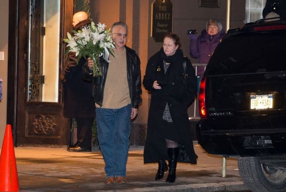 Amigos y familiares acompañaron a la mujer e hijos del actor. Más videos de Chismes aquí.