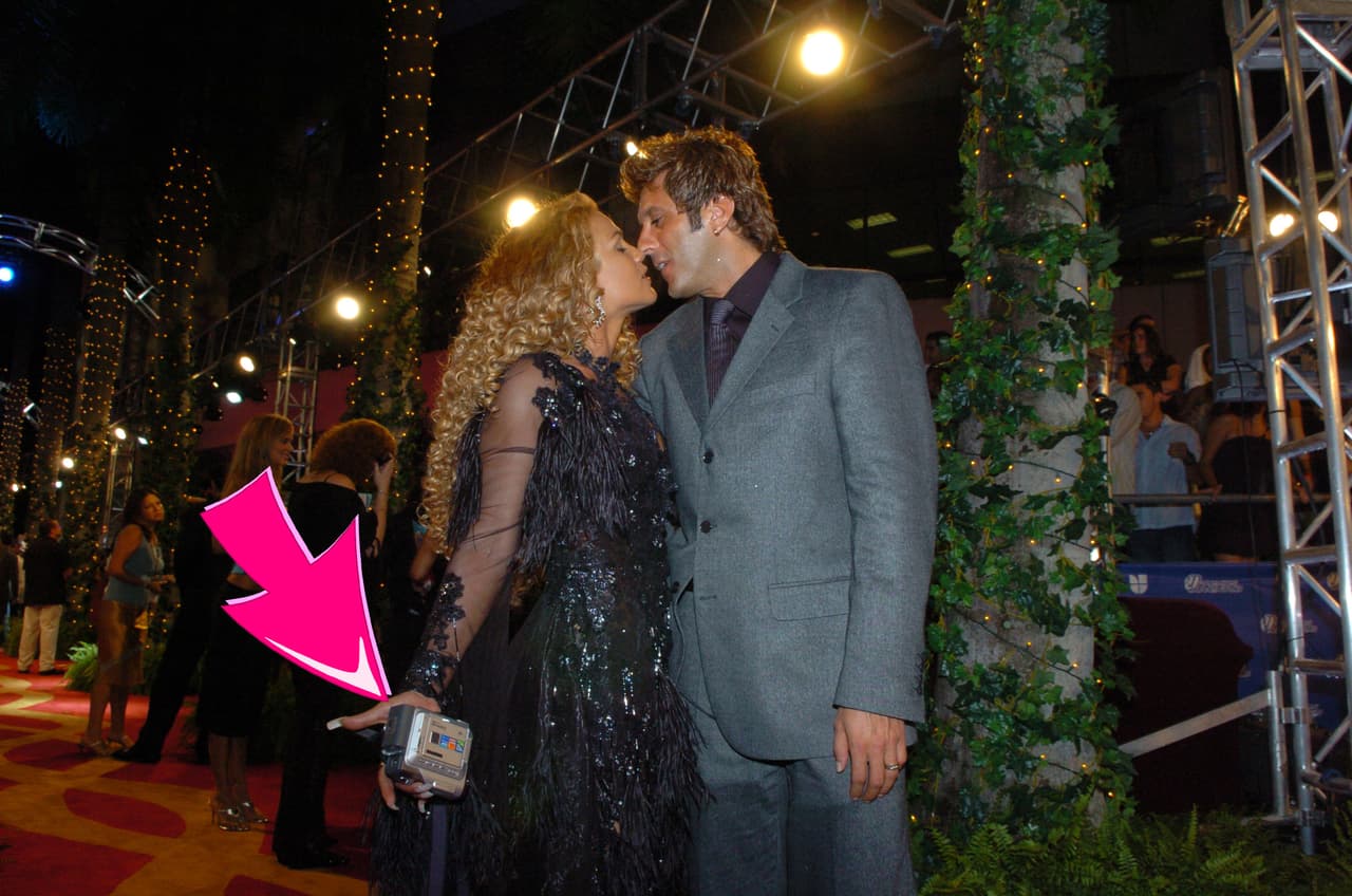 Cero Snapchat, cero Facebook, cero Twitter, cero 'smartphone'... Por eso Niurka llevó su cámara de video para guardar ese momento. Aunque no dudamos que ya lo haya borrado hasta de su memoria.