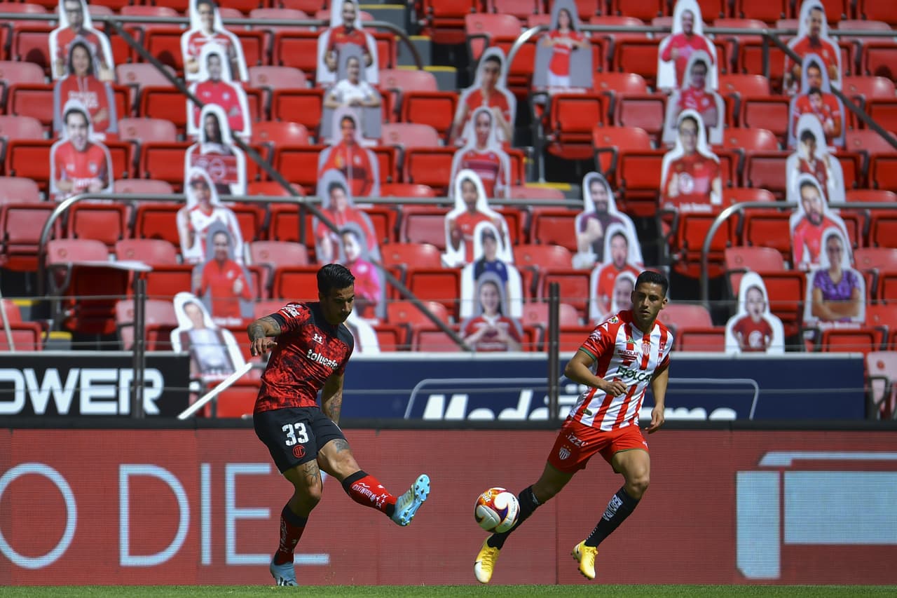 Toluca se impone ante Necaxa 2-0 , durante la tercera jornada del Torneo Guard1anes de la Liga MX. Michael Estrada, de penal, logró hacer el primer tanto, mientras que Joao Plata, de último minuto, anotó el gol que aseguró la victoria de los 'Diablos Rojos' en casa.