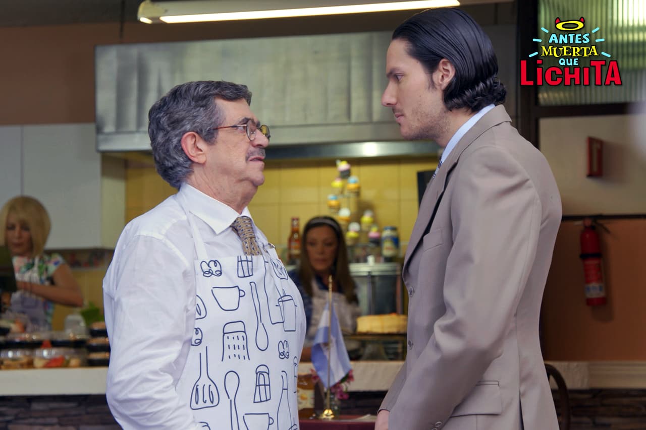 Nacho ayudará a Magos con el adeudo de su tarjeta.