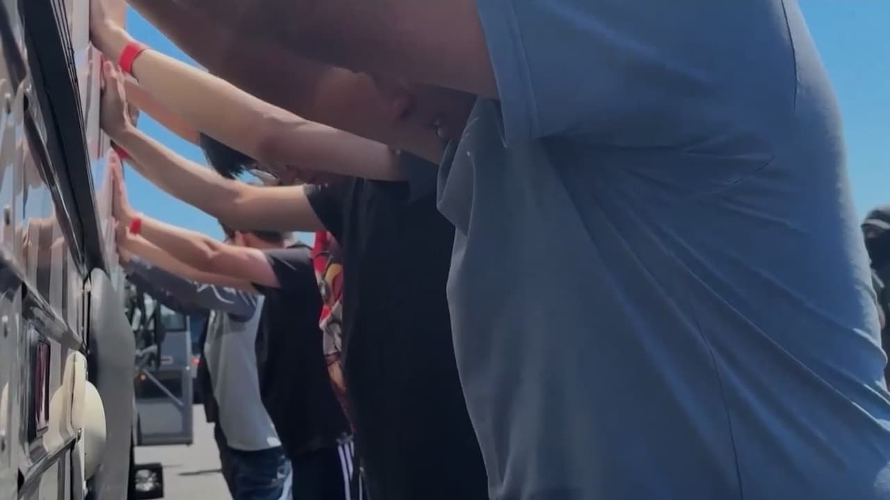 "Esto es horrible": un padre es arrestado por agentes federales en su entrevista de matrimonio en LA