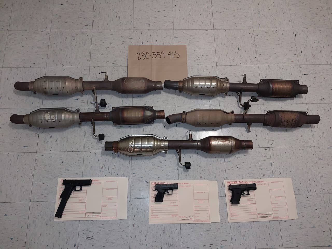 El Departamento de Policía de San Francisco decomisó tres armas de fuego y convertidores catalíticos robados que fueron reclamados por sus propietarios.