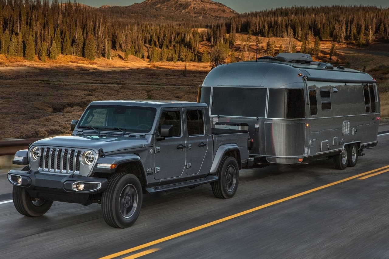 <h3 class="cms-H3-H3"><b>5. Jeep Gladiator</b></h3>
<br>
<br>
<b>Diferencial porcentual de precio sobre modelo de un año de uso: </b>7.1%
<br>
<br>
<b>Diferencial de precio en dólares sobre modelo de un año de uso:</b> $3,373