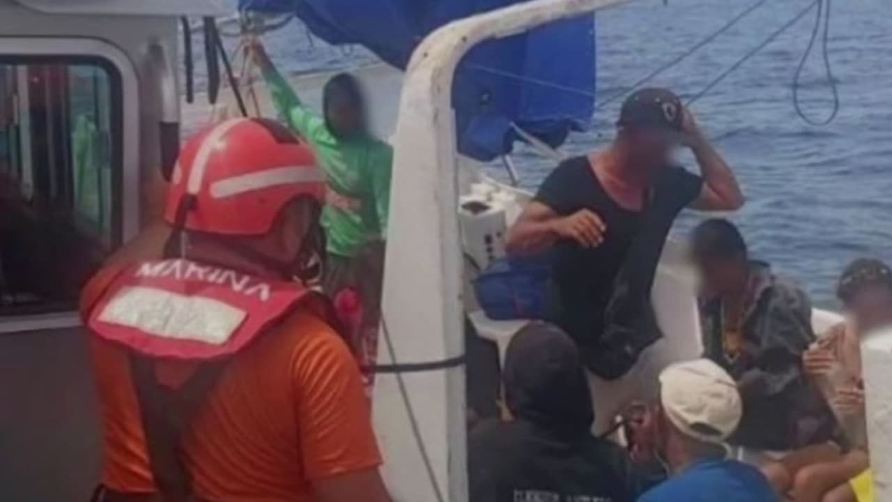Mueren gemelos tras quedar varados más de una semana en una embarcación