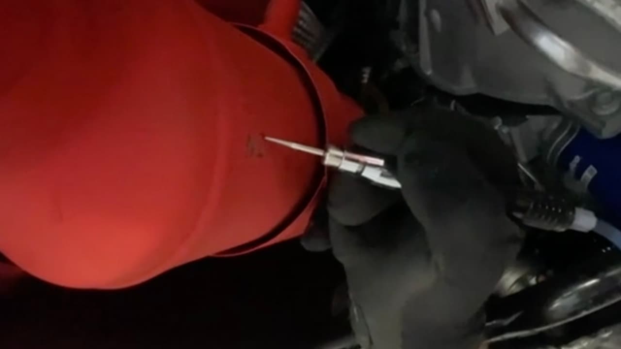 Para prevenir el robo de 
<a href="https://www.univision.com/local/houston-kxln/robo-convertidores-cataliticos-houston" target="_blank">catalizadores,</a> puedes grabar el tuyo gratis en Houston y así disuadir a los ladrones.