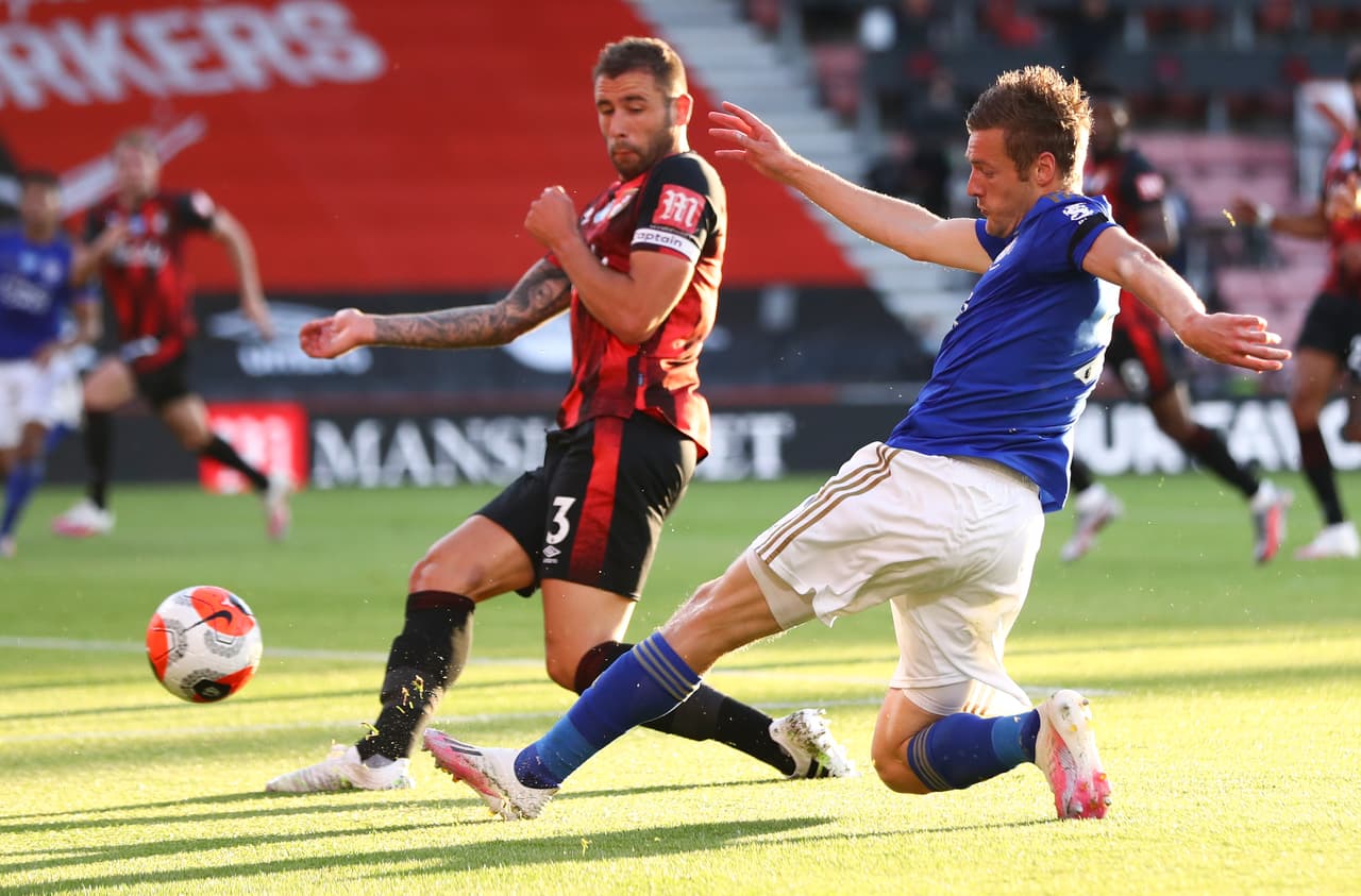 Con doblete de Dominic Solanke, gol de Junior Stanislas y autogol de Jonny Evans, el Leicester City es goleado en su visita al Bournemouth.