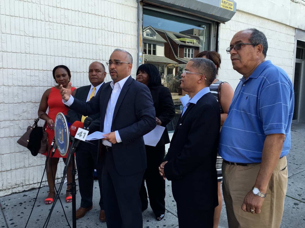 Las manzanas podridas de la avenida Roosevelt en Queens pagarán 10,000 dólares de multa