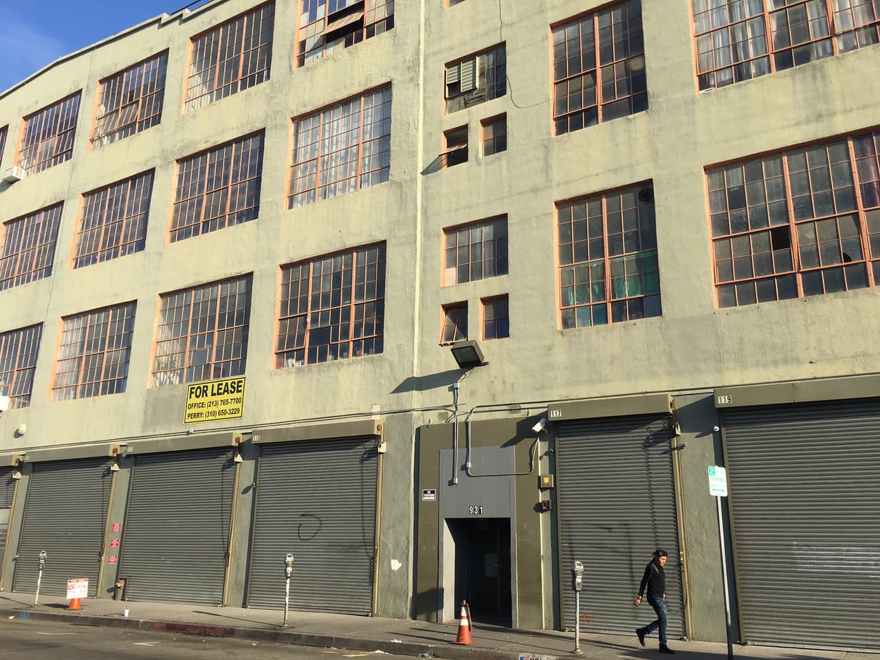 Inmueble propiedad de Morad Neman, ubicado en el Distrito de la Moda de Los Ángeles.