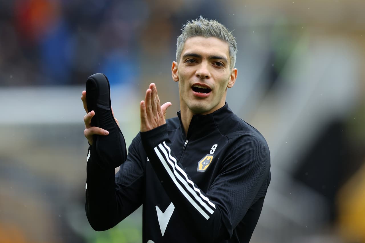 Su fractura de cráneo ahora se ha curado bien; usará un casco protector para cubrir el área de la lesión ósea durante el resto de su carrera.