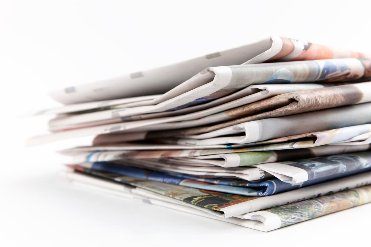 La alta capacidad de absorción de este papel hace que sea muy eficaz en la limpieza de ventanas, ya que absorbe el líquido en lugar de empujar a la basura.