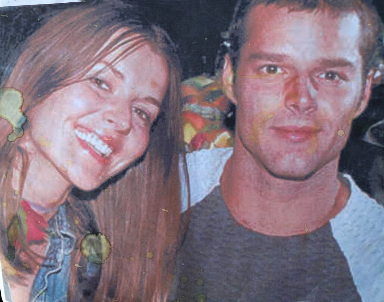 También en el año 2000, se le relacionó con la modelo Ines Misan. Se dice que Ricky Martin la vio en uno de sus shows y un miembro de su equipo la sacó del público para que el cantante la conociera.