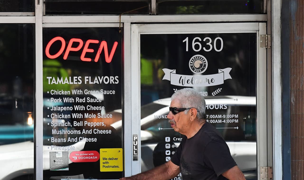 <b>Asistencia para pequeños negocios:</b> 
<br>
<br>El plan busca invertir “$ 1.5 mil millones adicionales para un total de $ 4 mil millones en subvenciones directas a las pequeñas empresas de California, además de un recorte fiscal masivo de $ 6.2 mil millones”.