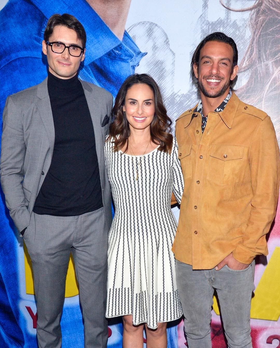 Pero todo es una locura cuando Valentín regresa como fantasma para poseer el cuerpo de Teodoro y tratar de permanecer con su amada.