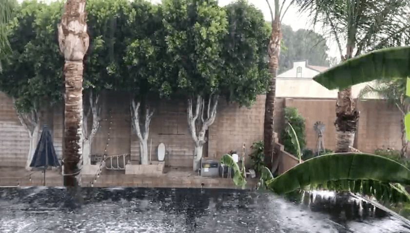 De acuerdo con el meteorólogo, la tormenta generó acumulados de lluvia de cerca de una pulgada en el sector montañoso del condado Riverside, 0.81” pulgadas. Este dato es inusual, ya que no se esperaban lluvias fuertes durante la jornada.