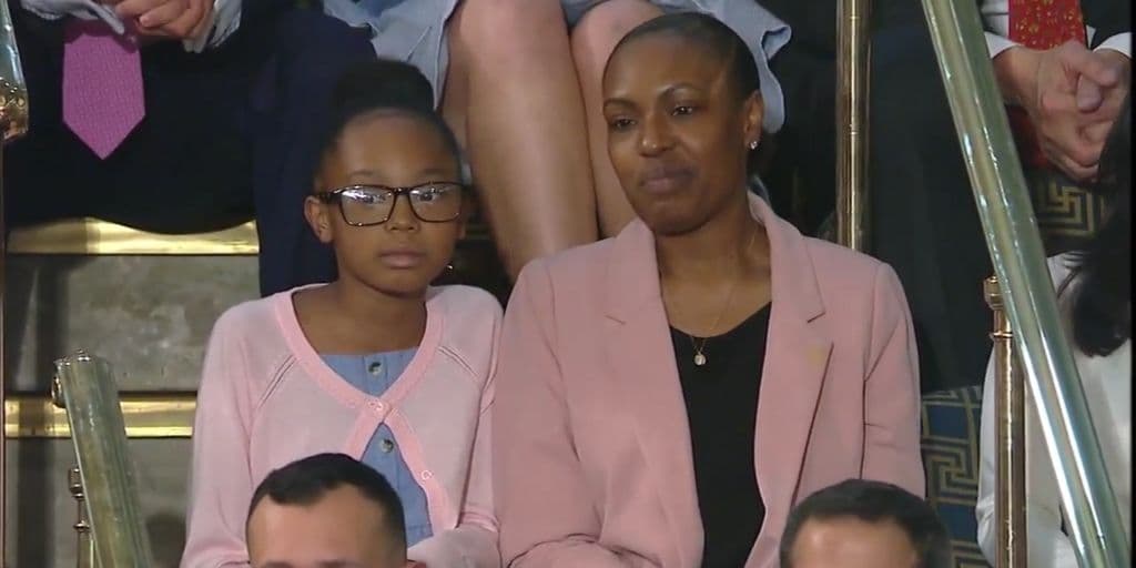 La madre soltera y su hija de cuarto grado están abogando por la expansión de la escuela charter en Filadelfia.