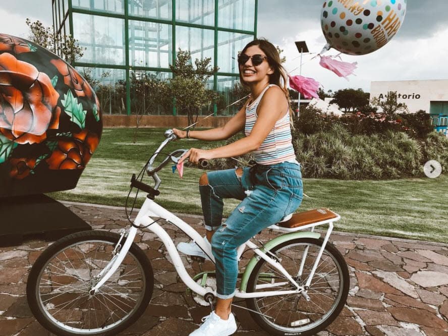 Antes de casarse con ella, el actor ya era padre de Daniela, a quien tuvo en una relación anterior. 
<br>