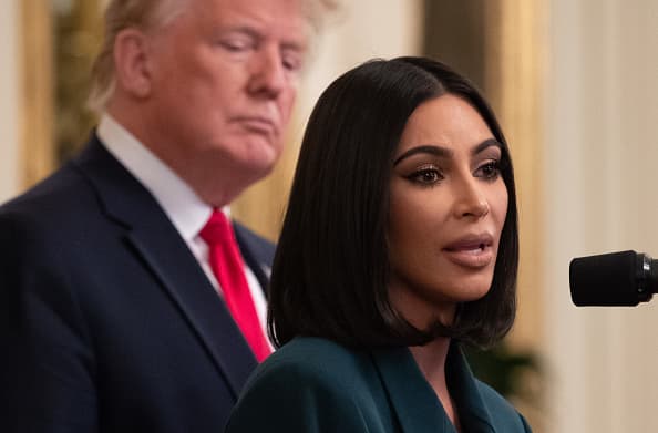 "Conocí a su padre (Robert Kardashian) y les diré que tiene buenos genes, buenos genes para todo", dijo Trump sobre Kim.