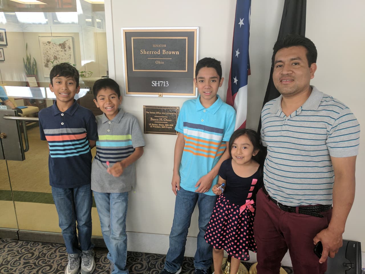 Padre enfrenta la deportación tras 16 años en EEUU y pide que no lo separen de sus 4 hijos