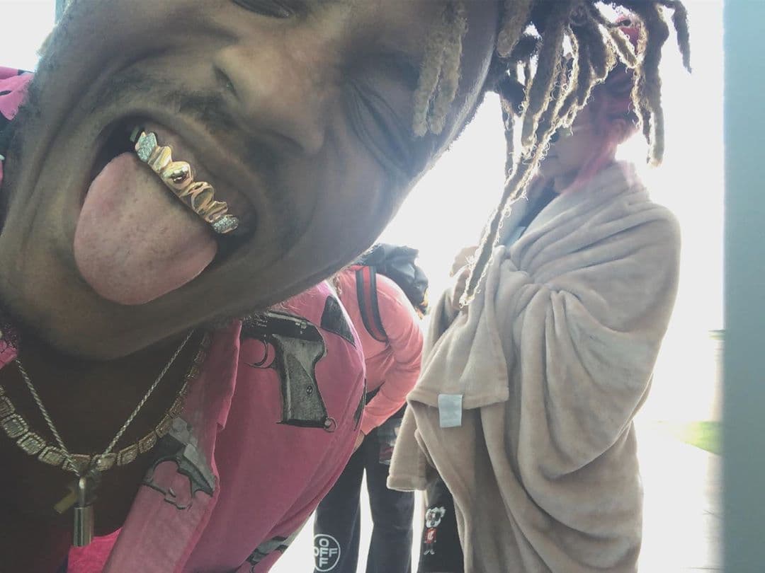 Y agregó: "Sabemos que el legado de amor, alegría y honestidad emocional de Jarad perdurará".