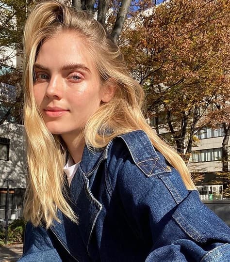 Este diciembre, Murray fue la 'playmate' de la
<b><a href="https://www.playboy.com/read/desert-solitaire-with-jordy-murray" target="_blank"> revista Playboy</a></b> en donde mencionó que "
<b>el placer es absolutamente una prioridad</b> para una vida saludable". De acuerdo al sitio
<b><a href="https://hollywoodlife.com/feature/who-is-jordy-murray-model-3854961/" target="_blank">Hollywood Life</a></b>, ella es socia de una empresa de comida vegana que lleva por nombre
<b><a href="https://www.instagram.com/alchemynyc/" target="_blank">Alchemy</a></b>.
<br>