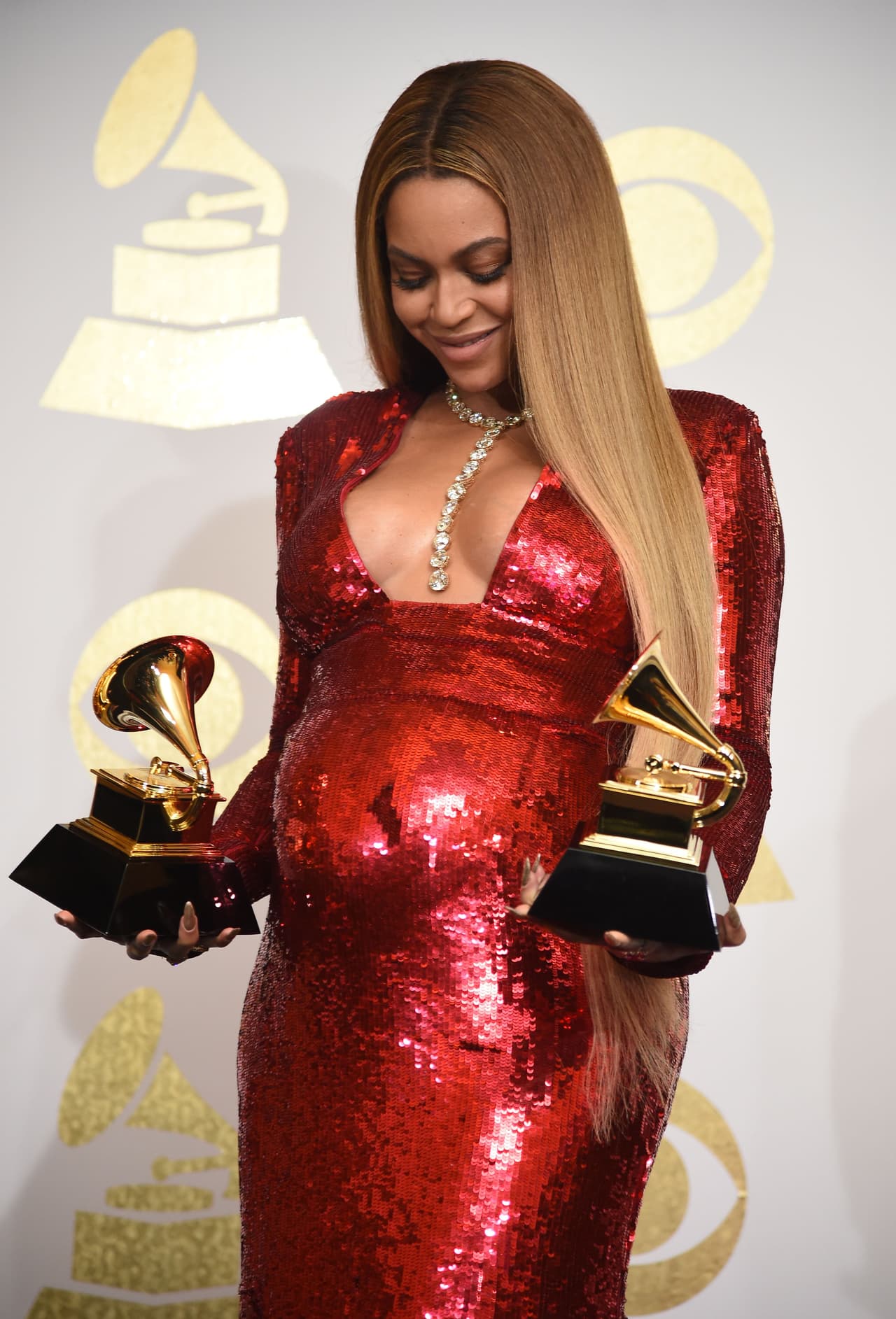 La noche de los Grammy, Tina Knowles, madre la cantante, presentó a Beyoncé enfatizando lo orgullosa que está de sus logros artísticos. En la edición de este año, la intérprete se llevó dos reconocimientos a casa.