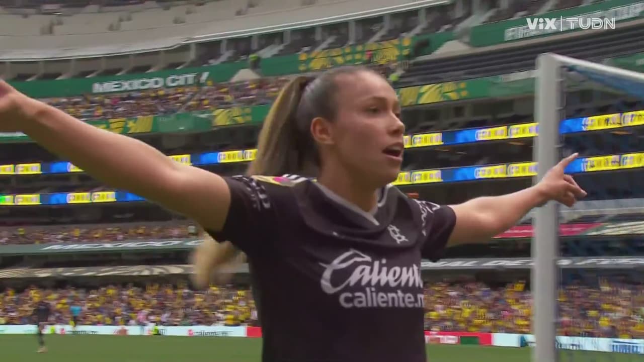 ¡Paren la goleada! Priscila entra y anota el octavo del América