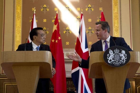 El primer ministro británico, David Cameron, y el primer ministro chino, Li Keqiang asistir a una conferencia de prensa conjunta en el Ministerio de Asuntos Exteriores en Londres.