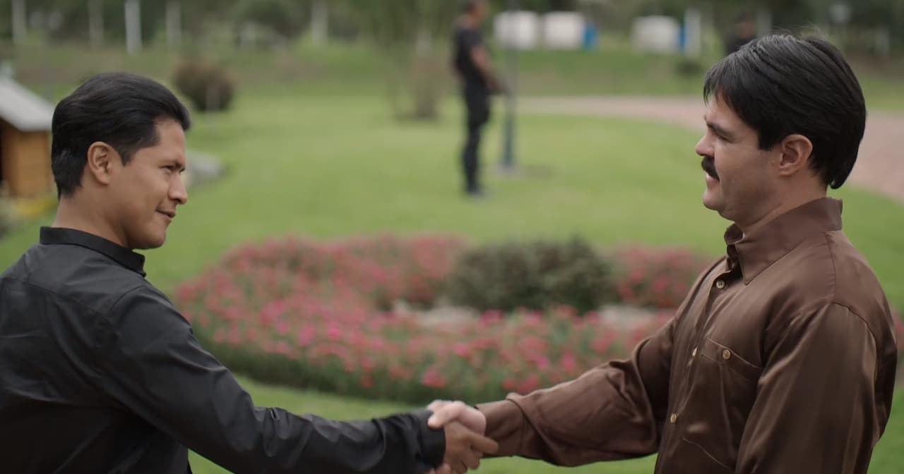 ‘El Chapo’ fue el que rompió el hielo con un chiste que desató la risa de ‘El Cano’. Ambos terminaron por estrecharse las manos.