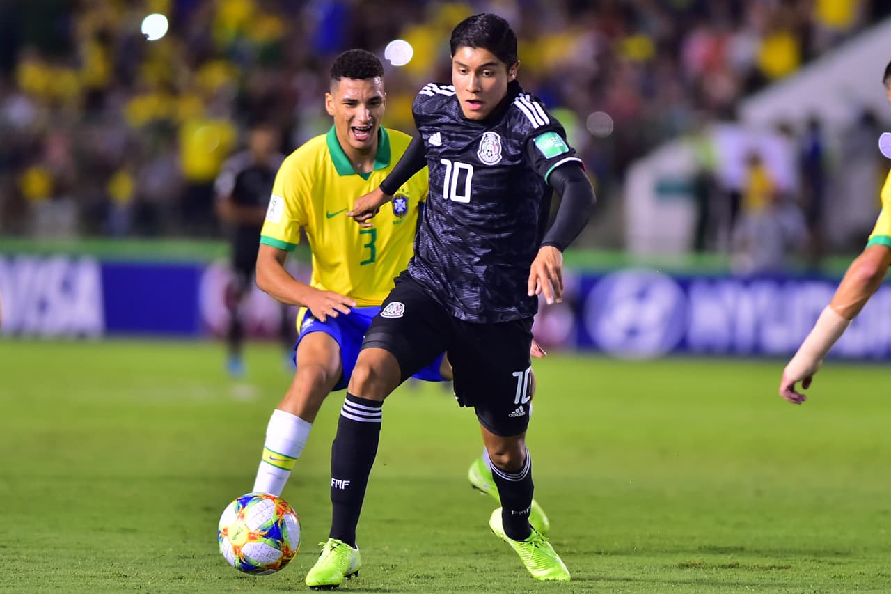 Conducción de Luna bajo la marca pegada de Henri.