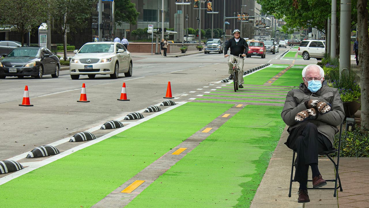 La cuenta de 
<a href="https://twitter.com/HouPublicWorks" target="_blank">Twitter</a> ha publicado unas seis imágenes desde el 22 de enero con las obras que están construyendo pero con un 'invitado' especial en ellas.